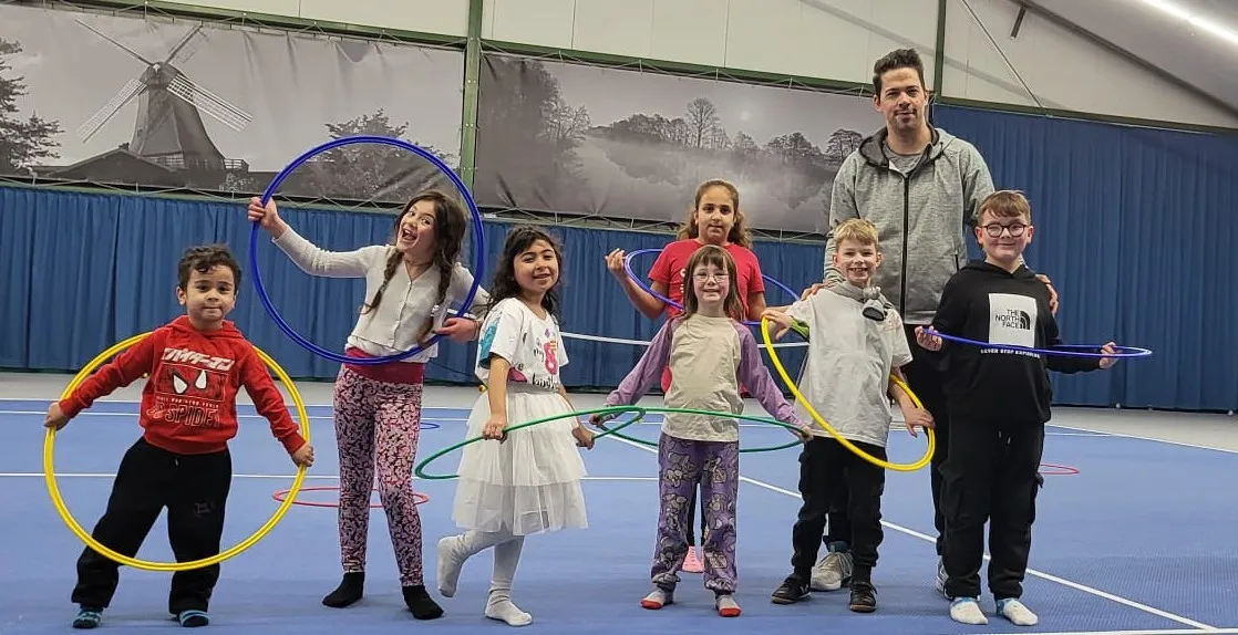 Kinder beim Tennis-Geburtstag